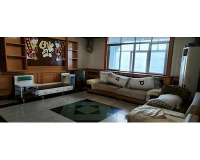 和平街政法院 4室2廳167 ㎡2樓中裝